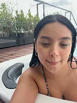 SaraWinstone_'s cam snapshot