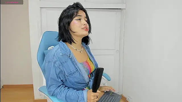 Valery_jame's cam snapshot