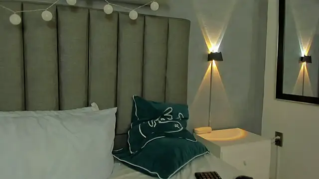 lia_violetta's cam snapshot