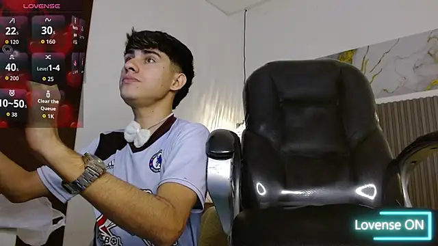 Dyla_n18 live sex cam