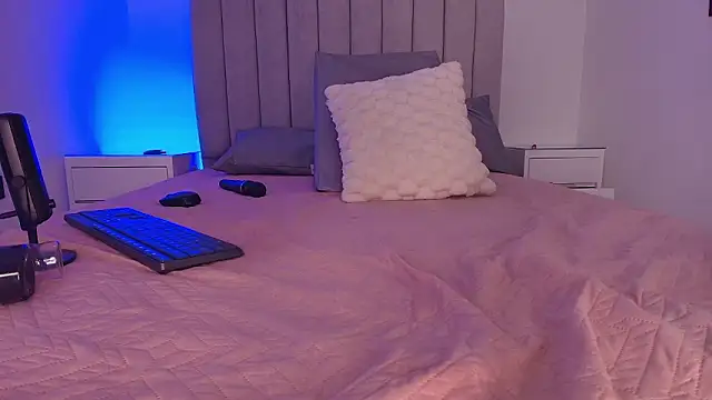 ellisrossi's cam snapshot