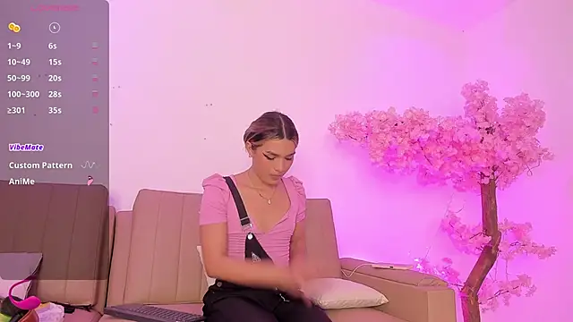 Doll_Isa_ live sex cam