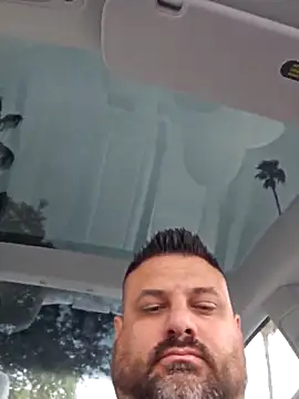 Roddog18 live sex cam