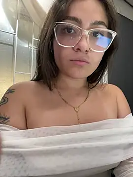 Alyha_Cortes live sex cam