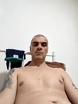 DOMINATOR_SIR-MASTER's cam snapshot