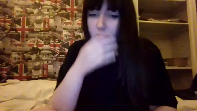 Lynylou live sex cam