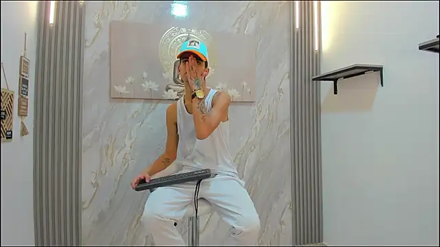 HEART_OF_MILAMBER's cam snapshot