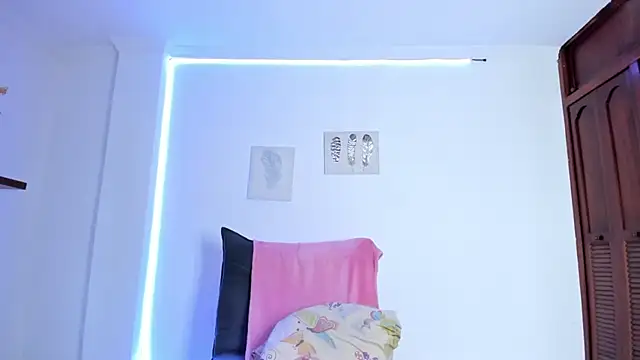 anniesweet-'s cam snapshot