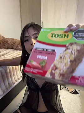 ZaraLuuv's cam snapshot