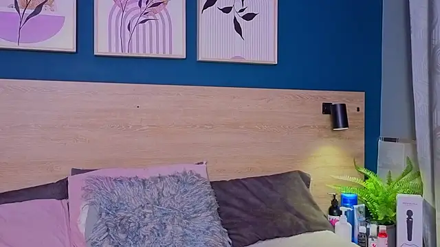 SarahMiler_'s cam snapshot