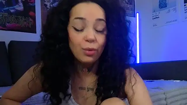 KiraQuinn1's cam snapshot