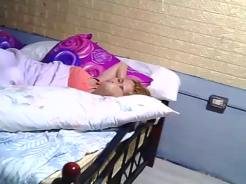 yummytitsxxx168's cam snapshot