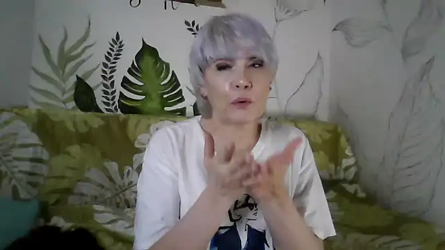 Catty_Lady's cam snapshot