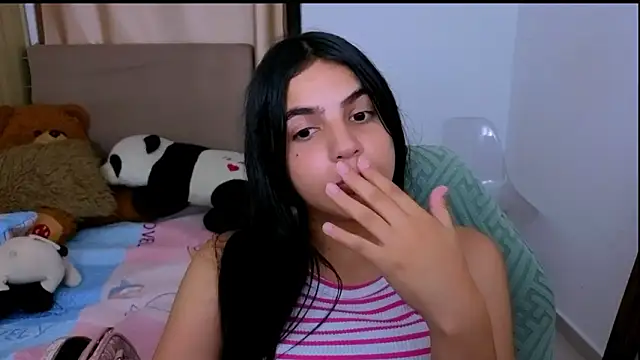 _elenna's cam snapshot