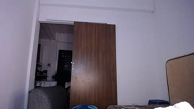 yselahot's cam snapshot