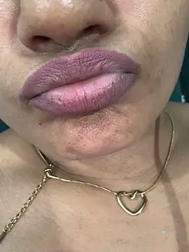 heenashai's cam snapshot