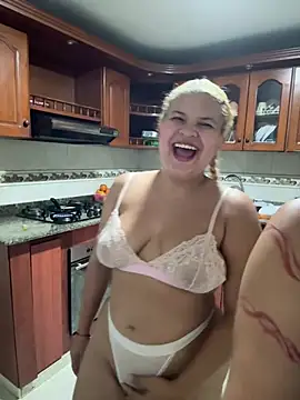 lana_rousse01's cam snapshot