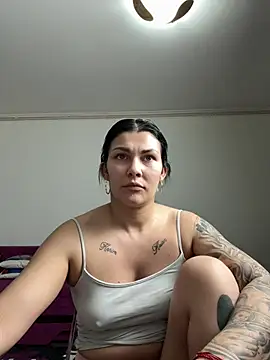 MiaKiittyy's cam snapshot