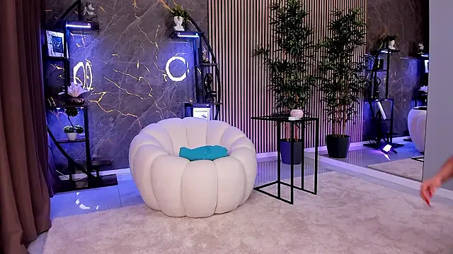 KimP0ssible's cam snapshot