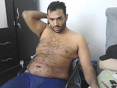 AlphaLatinoBear's cam snapshot