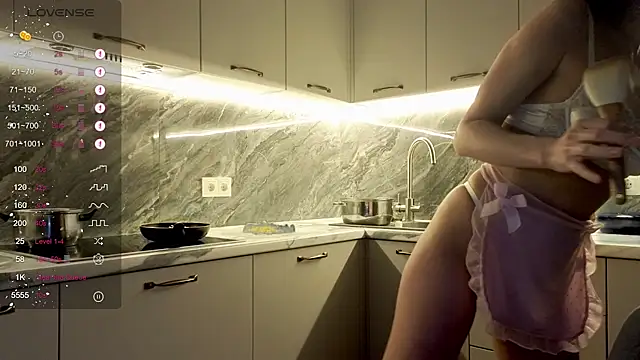 Alice_Wonders's cam snapshot