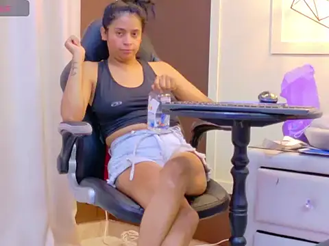 TaylorSainz's cam snapshot