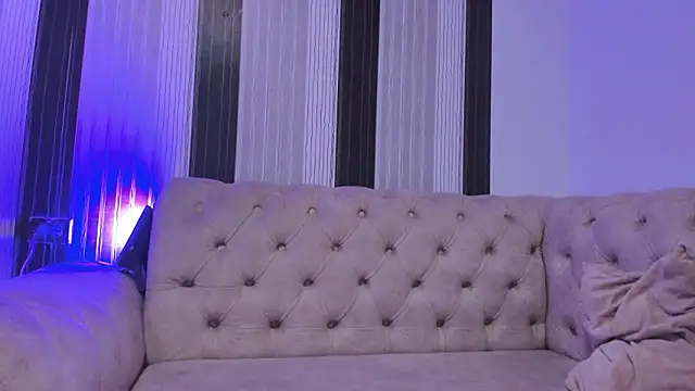 ebony_petite-69's cam snapshot