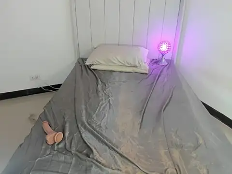 Aliyah_Bucks live sex cam