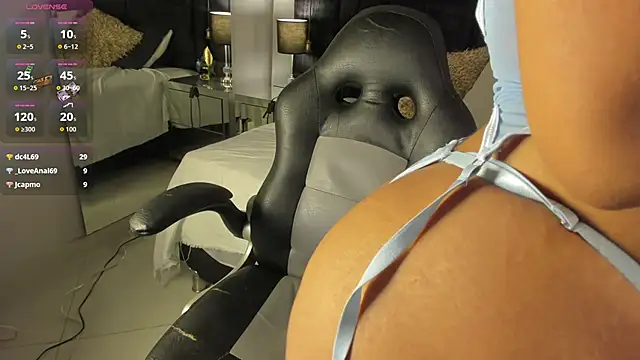 Eva_Forbs10's cam snapshot