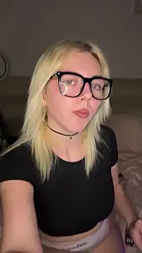 MonaNoire's cam snapshot