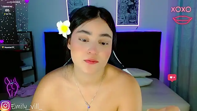 Emily_vill's cam snapshot