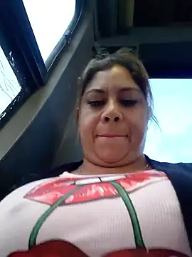 Laura-Hernandez live sex cam