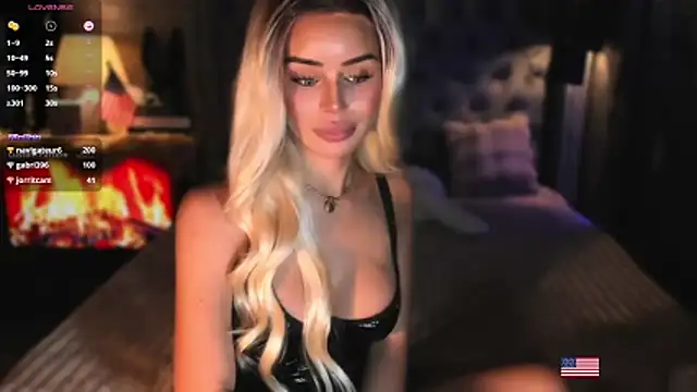 ZyraGoddes live sex cam