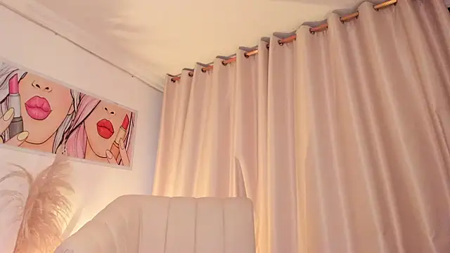 SkiinnyAna's cam snapshot