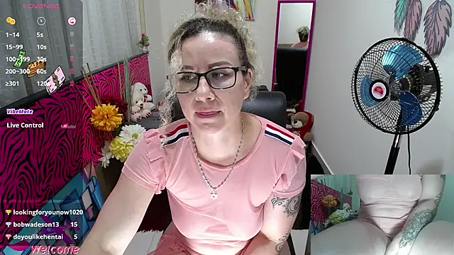 ViickySexy's cam snapshot