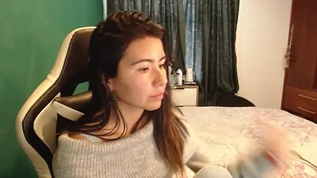 alice_middlee's cam snapshot