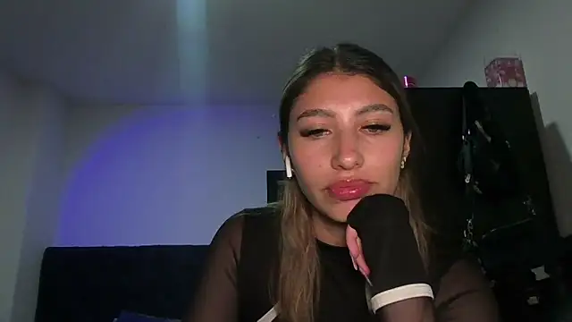 AliceTeenager___'s cam snapshot