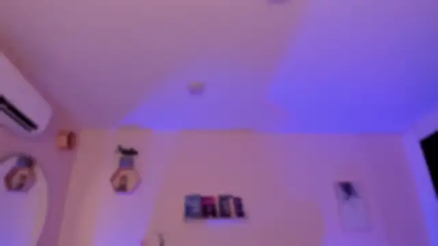 YariRose's cam snapshot