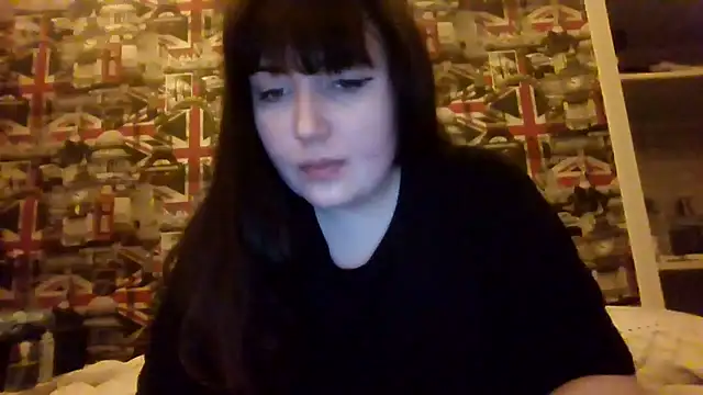 Lynylou's cam snapshot