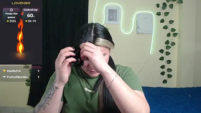 Nika_1_'s cam snapshot