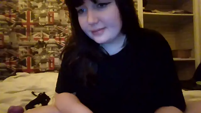 Lynylou's cam snapshot