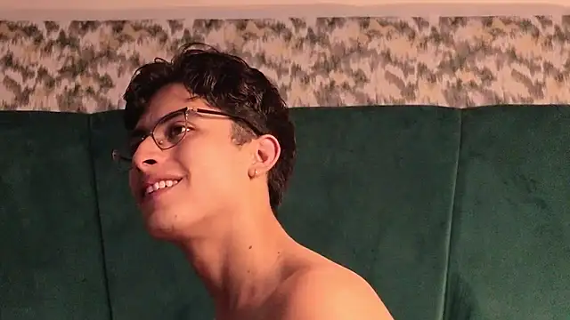 Aaron_Eze live sex cam