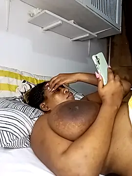 HappygalTheQueen's cam snapshot