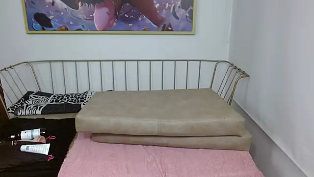 Roxanne_vale's cam snapshot