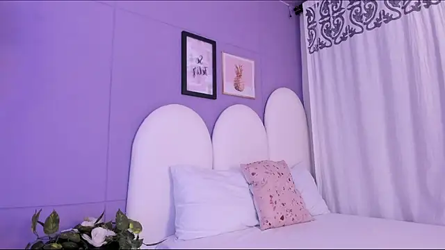 Emmaa_Queen_'s cam snapshot