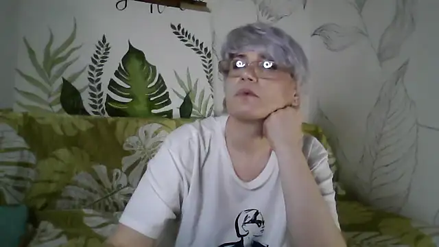 Catty_Lady's cam snapshot