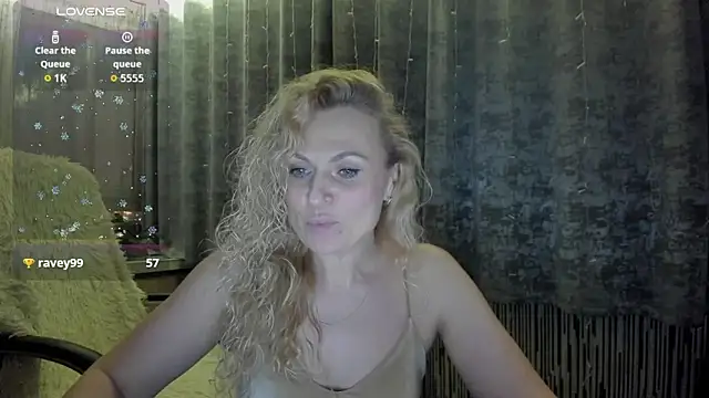 LanaLight_x's cam snapshot