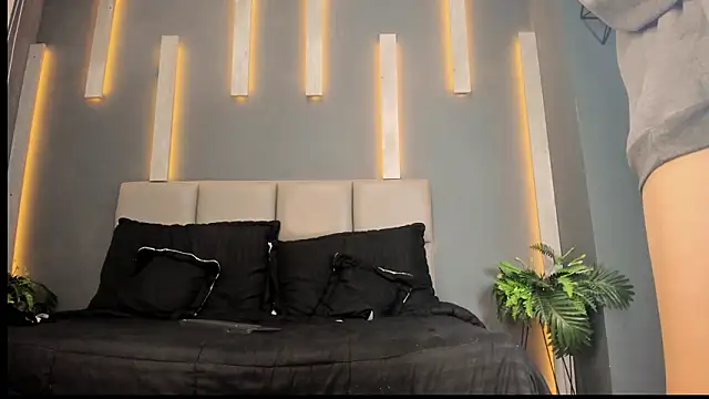 Amy_petitee's cam snapshot