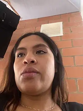 Victoria-doll's cam snapshot