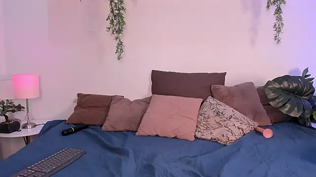 MiaNyxara_dh's cam snapshot